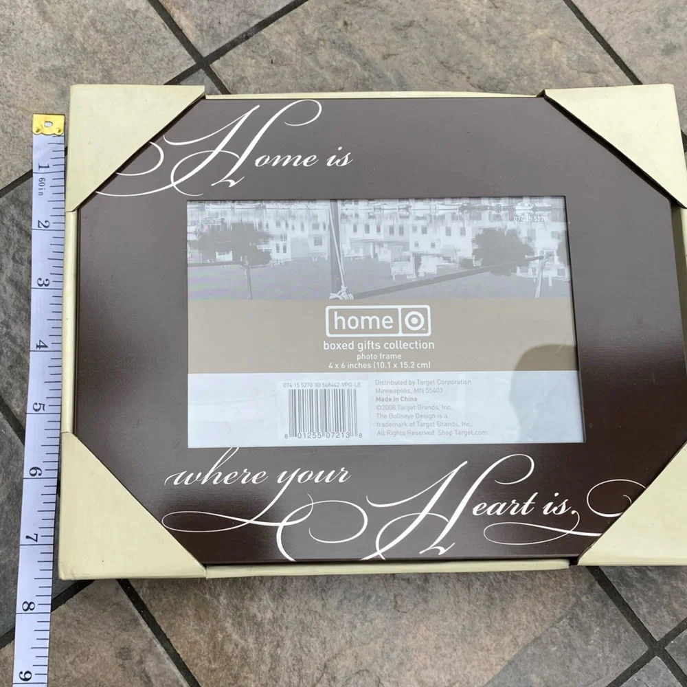 Brown Picture Frame for 4 x 6 photo “Home is where the heart is”